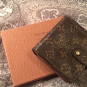 Authentic Louis Vuitton Wallet (ladies)